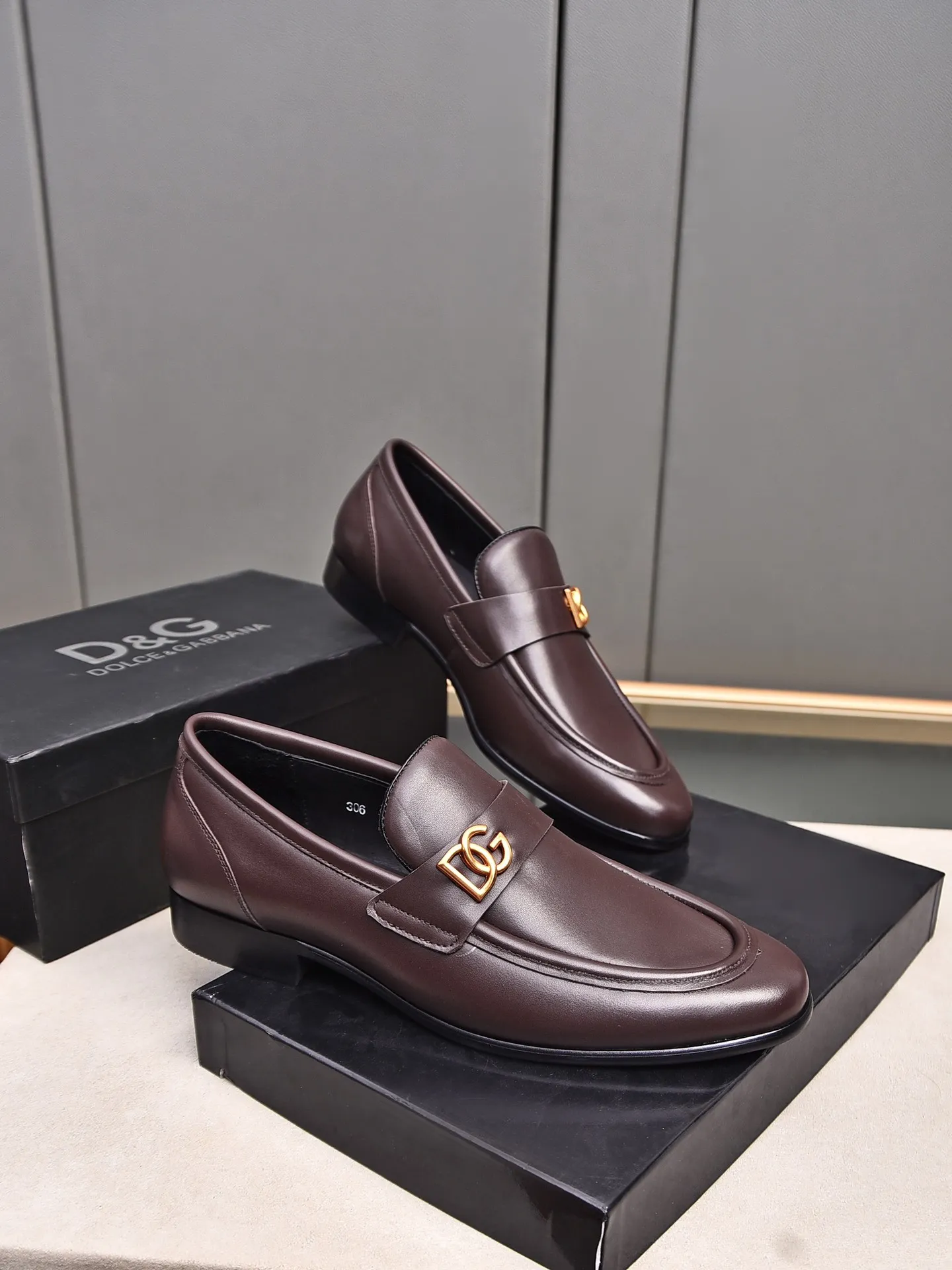 👍👍Men's shoes💰480 **Boutique recommendation**DG**The latest business formal leather shoes, official website synchronization, top version on the market, purely handmade. Fabric: imported calfskin with water-dyed cow lining 38, 39, 40, 41, 42, 43, 44 (customized at 45